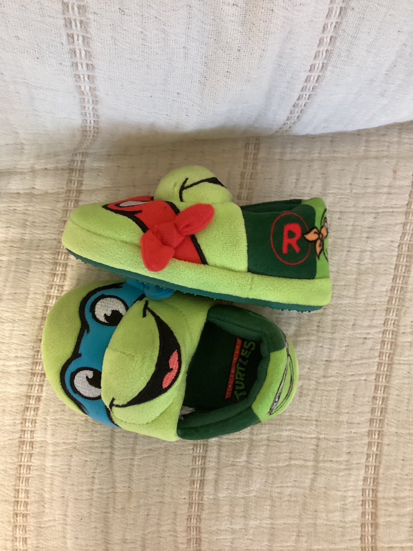 License Teenage Mutant Ninja Turtles Slippers, Todler Size 5-6