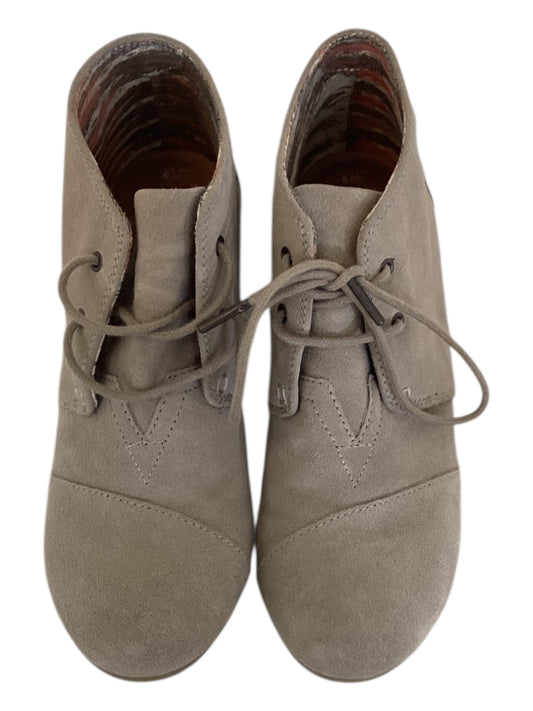 Tom’s Desert Wedge Lace Up Bootie Women’s Size 9W Taupe