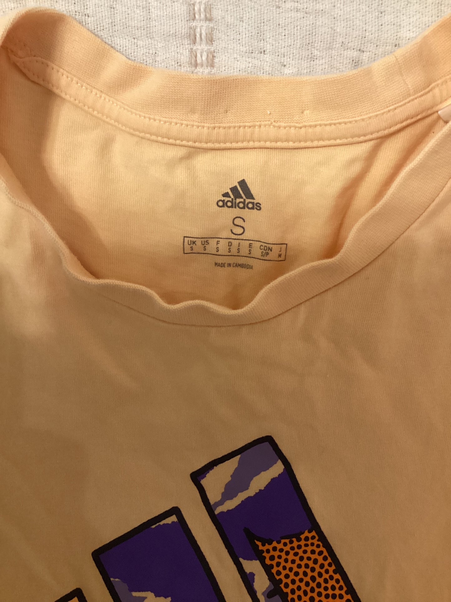 Adidas Graphic Tee (S)