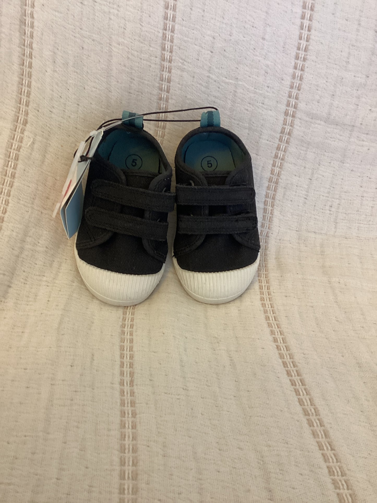 Cat & Jack Baby Shoes size (5)