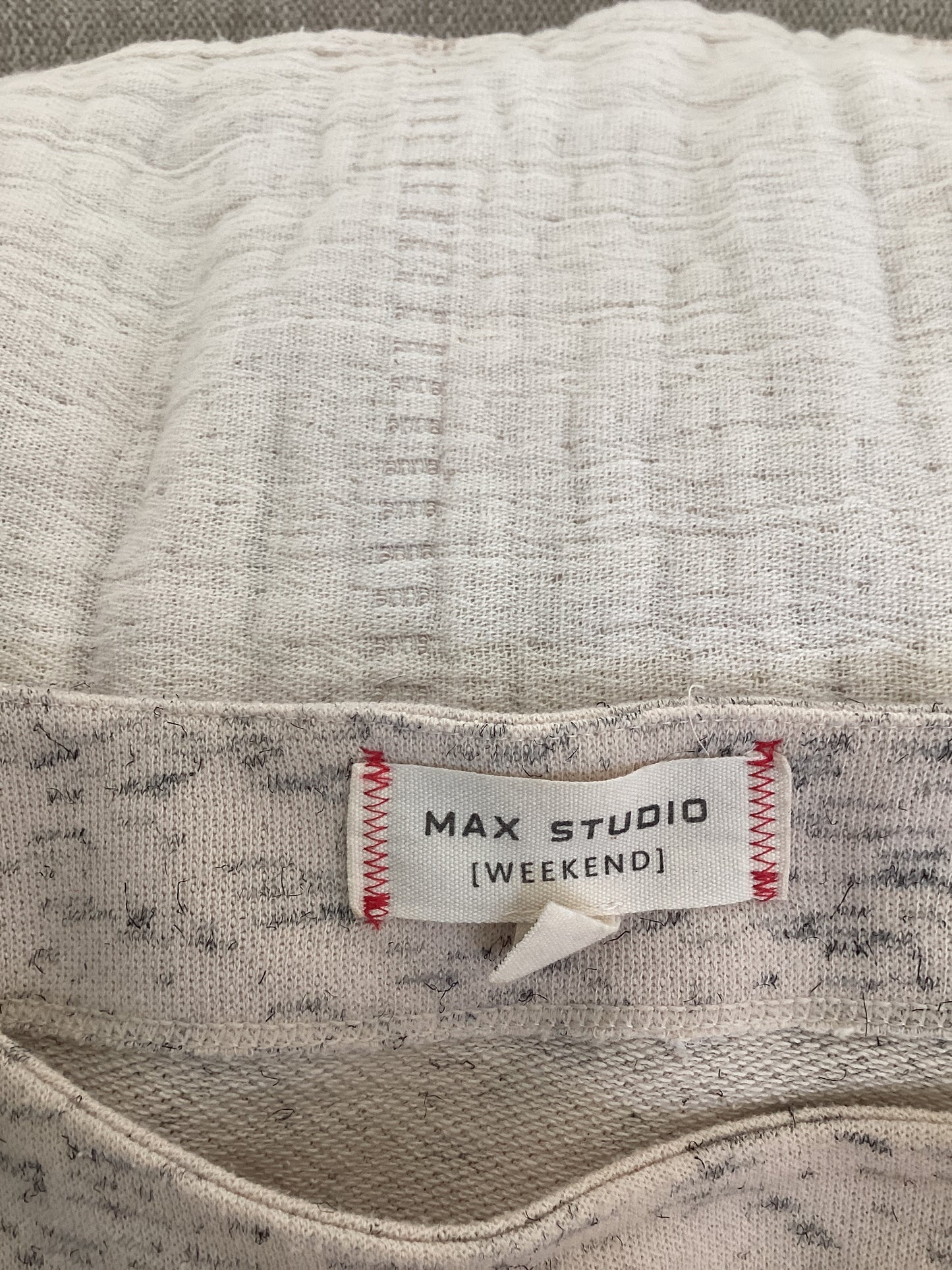 Max Studio Long Sleeve Sweater (M)